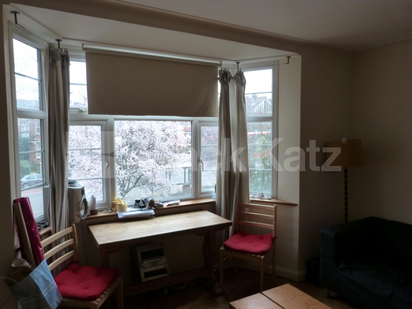 			2 Bedroom, 1 bath, 1 reception Flat			 Colney Hatch Lane, Muswell Hill